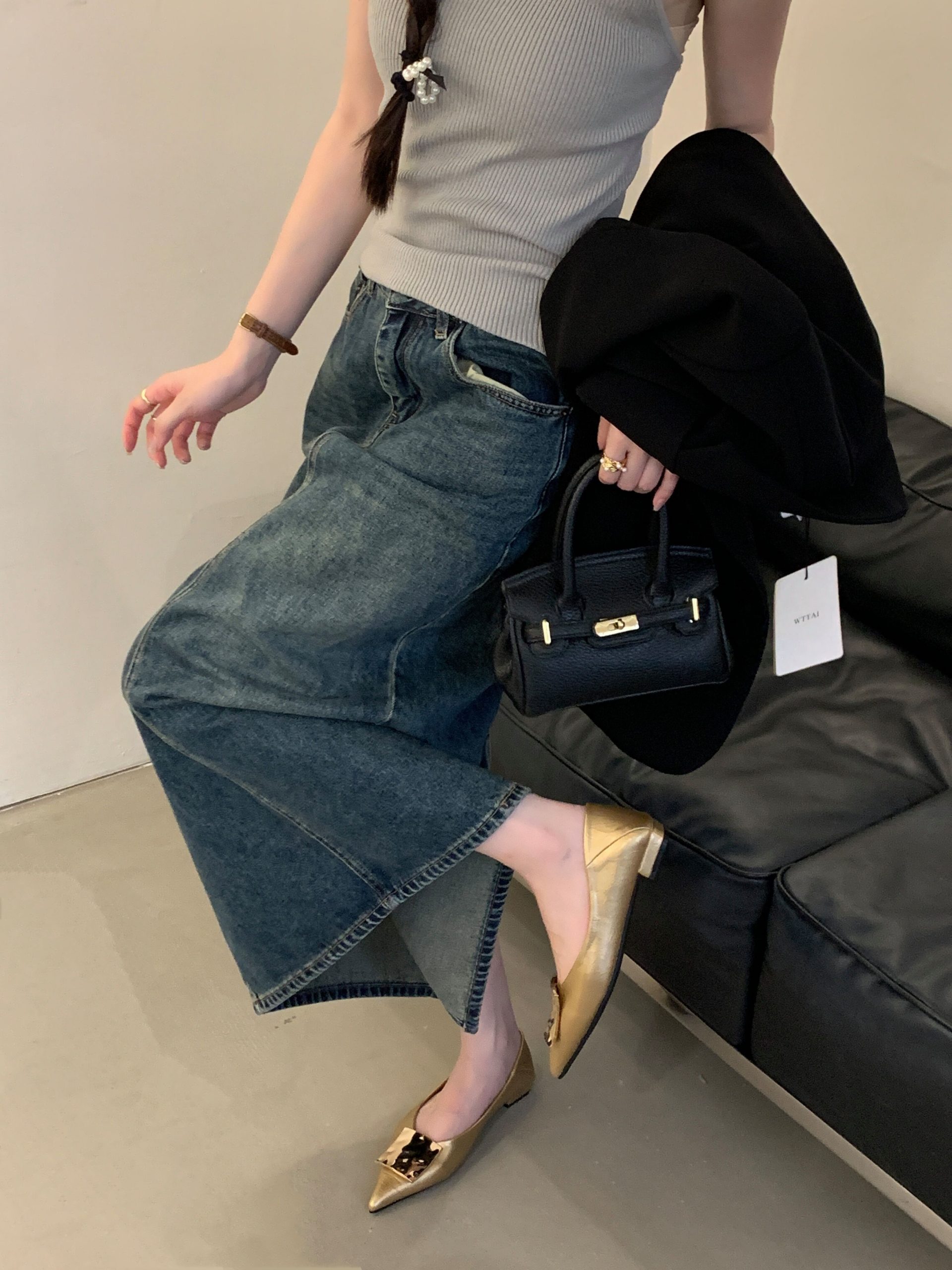 2025 New Autumn Pointed Toe Flat French Shallow Mouth Commuter Versatile Buckle Elegant Temperament Women's Shoes - Image 3