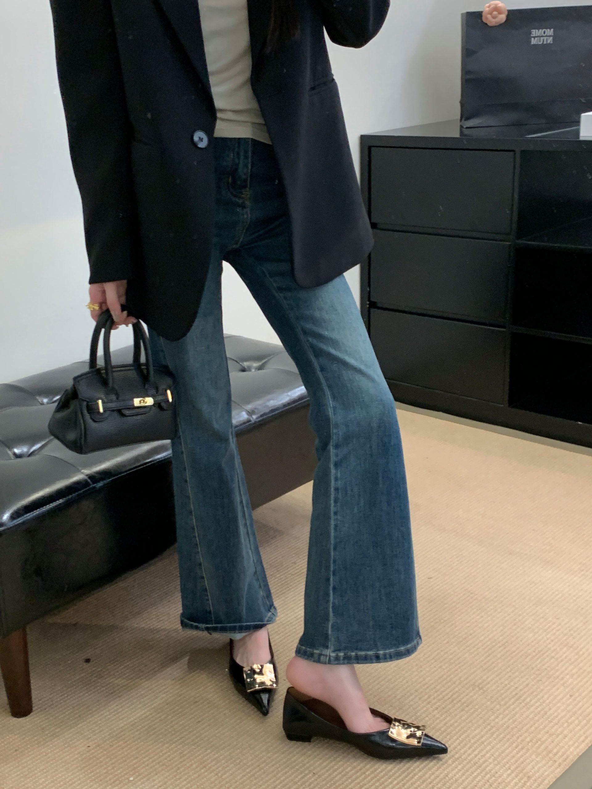 2025 New Autumn Pointed Toe Flat French Shallow Mouth Commuter Versatile Buckle Elegant Temperament Women's Shoes