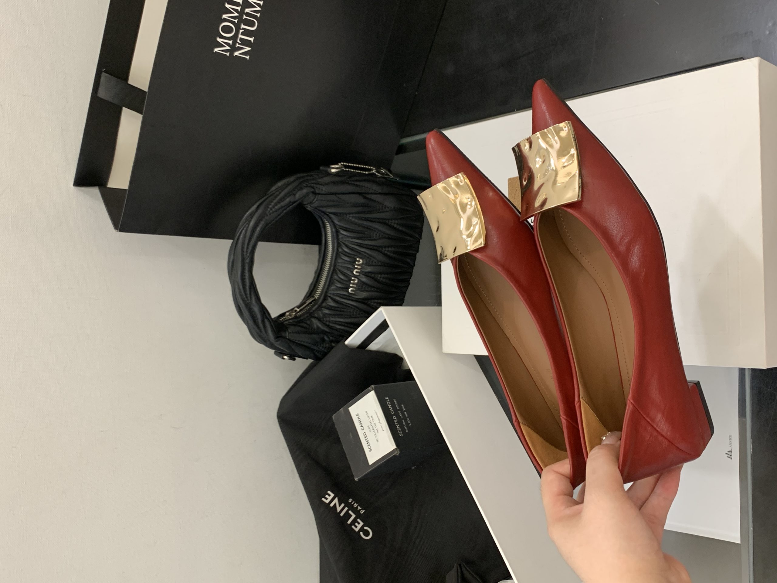 2025 New Autumn Pointed Toe Flat French Shallow Mouth Commuter Versatile Buckle Elegant Temperament Women's Shoes - Image 4