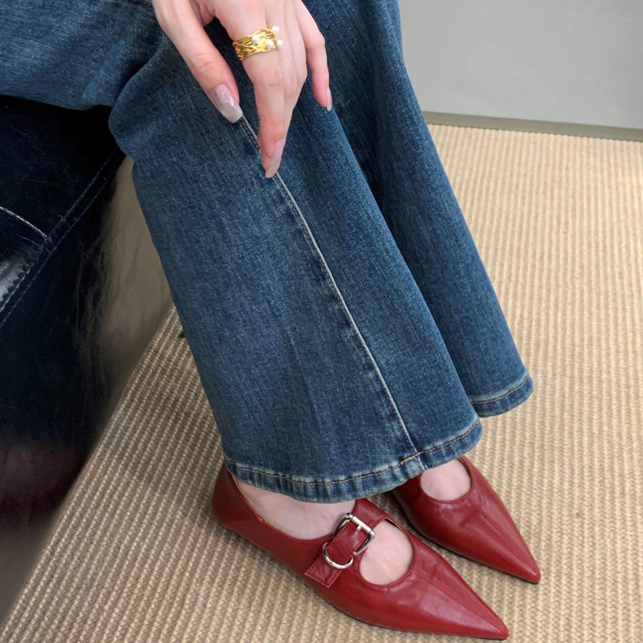 2025 New Pointed Toe Low Heel Mary Jane Shoes Shallow Mouth One-Strap Buckle Fashion Comfortable Flat Shoes for Women - Image 5