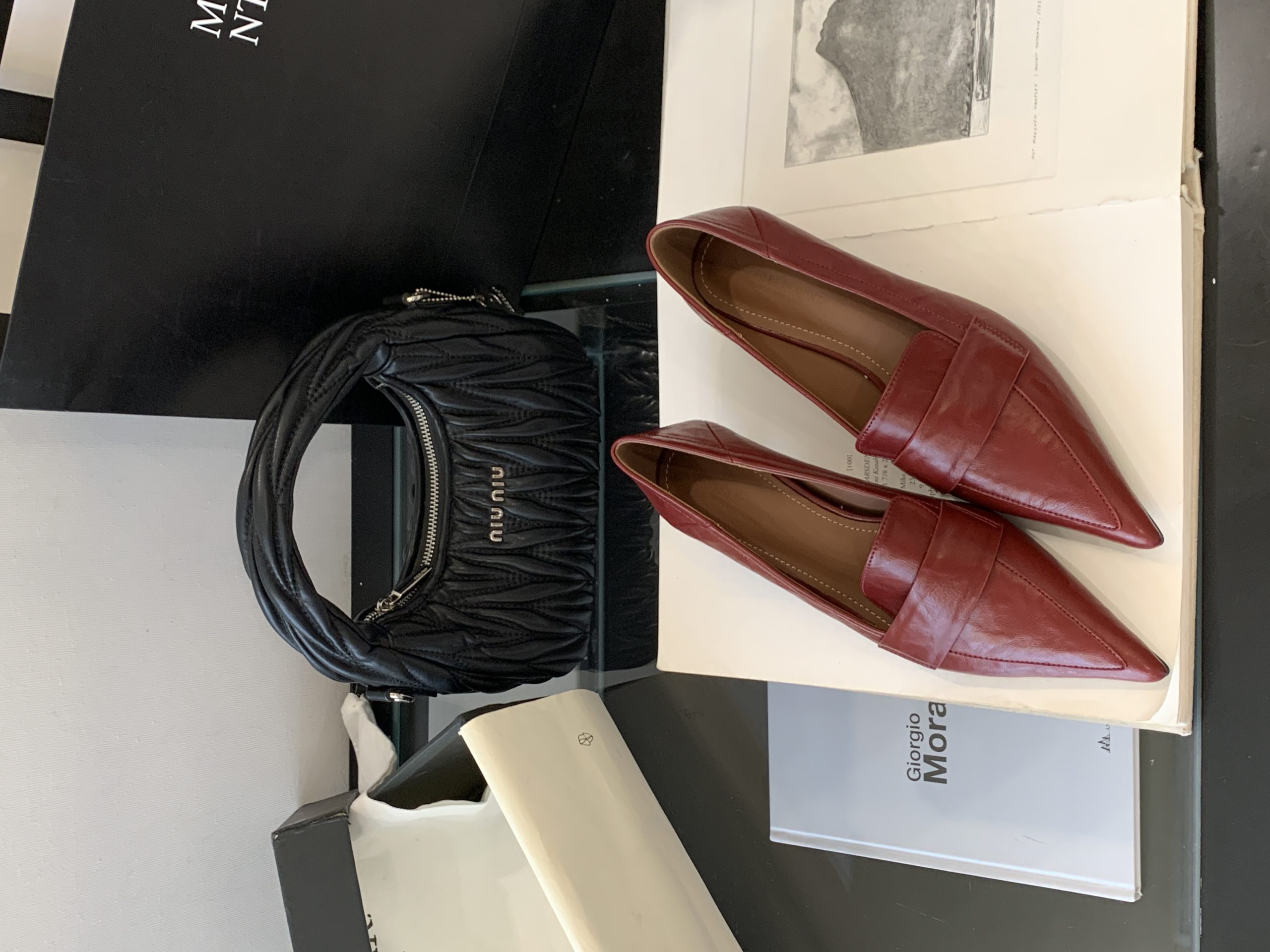 2025 New French Style Metal Buckle Low Heel Shallow Mouth Women's Flats Comfortable Versatile Simple Shoes - Image 2