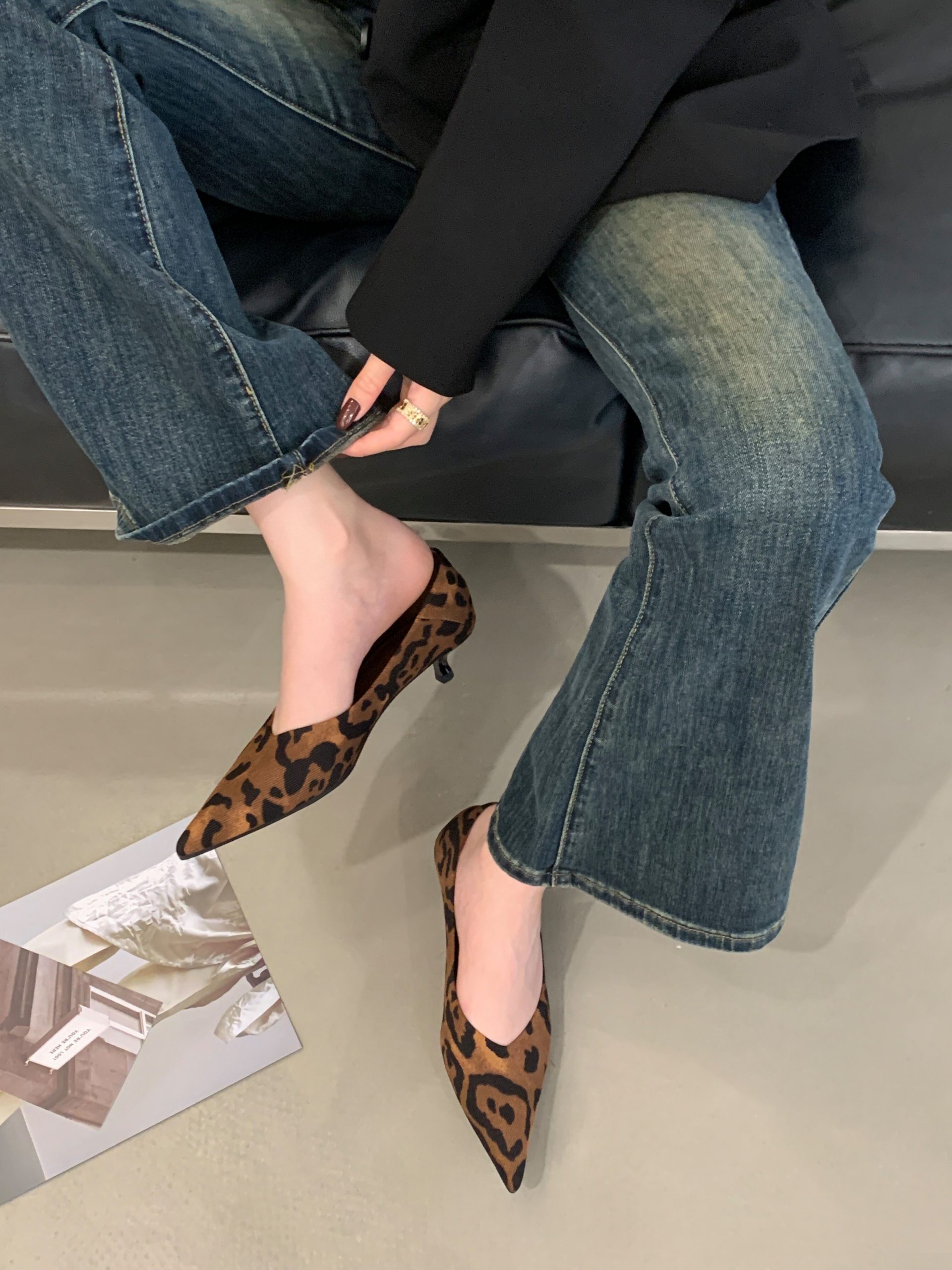 2025 New French Style Low Heel Shallow Mouth Women's Shoes Sweet Comfortable Versatile Simple Flats - Image 2