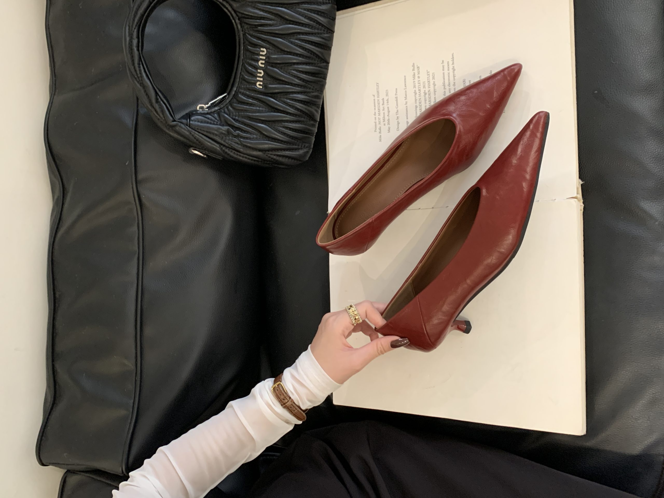 2025 New French Style Metal Buckle Low Heel Shallow Mouth Women's Shoes Fashion Comfortable Versatile Simple Flats - Image 4