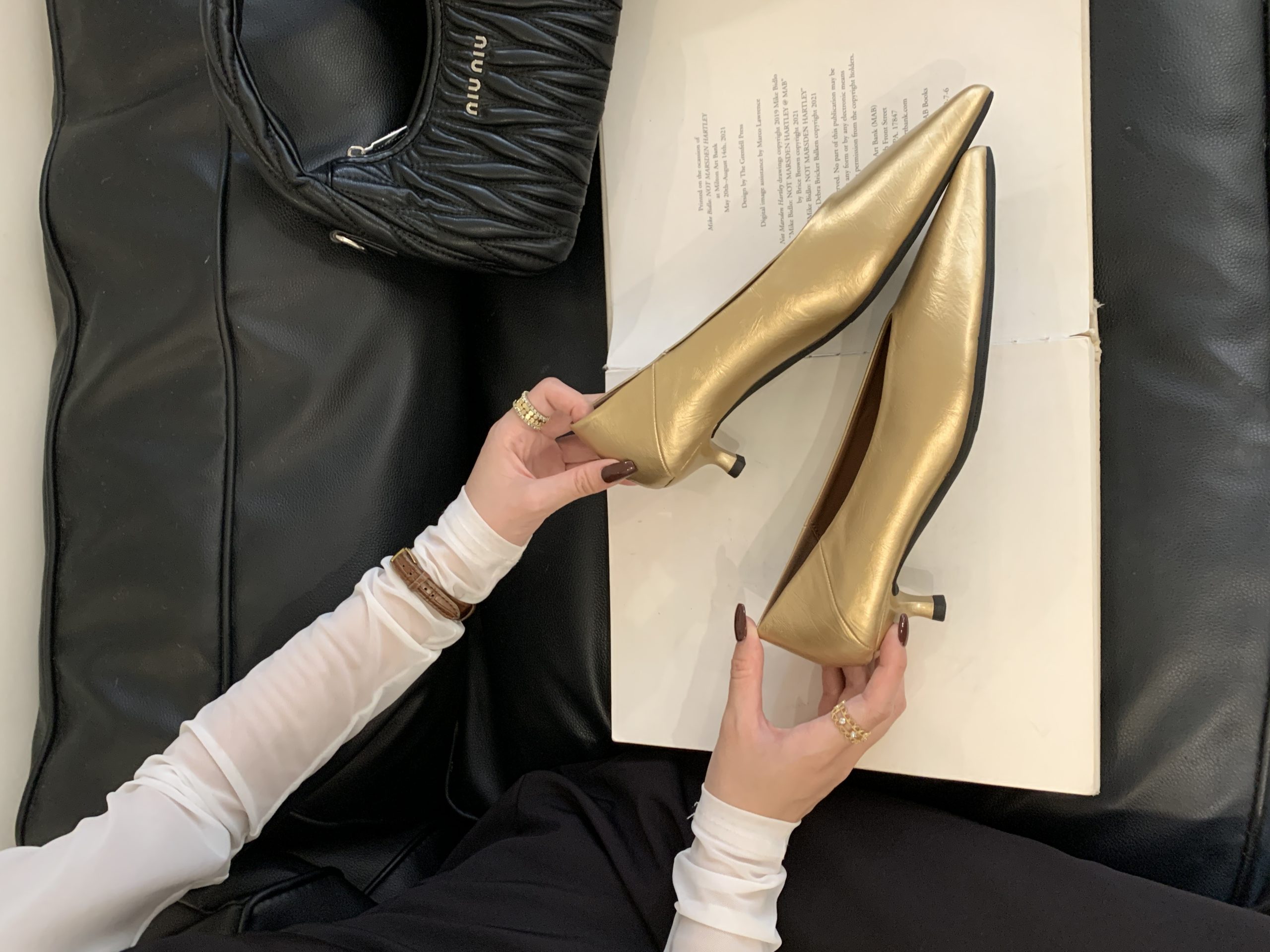 2025 New French Style Metal Buckle Low Heel Shallow Mouth Women's Shoes Fashion Comfortable Versatile Simple Flats - Image 2