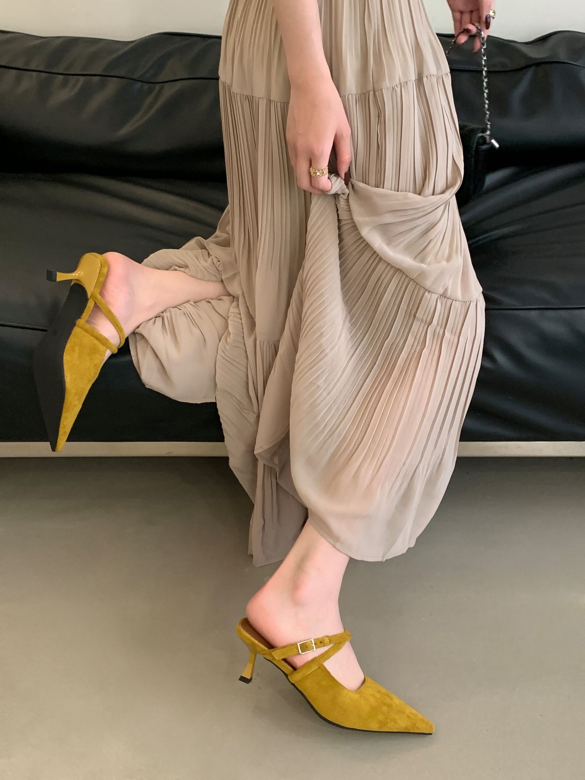 2025 New Autumn Thin Heel Pointed Toe One-Strap Shallow Mouth Buckle Covered Heel Fashion Versatile Slipper Women