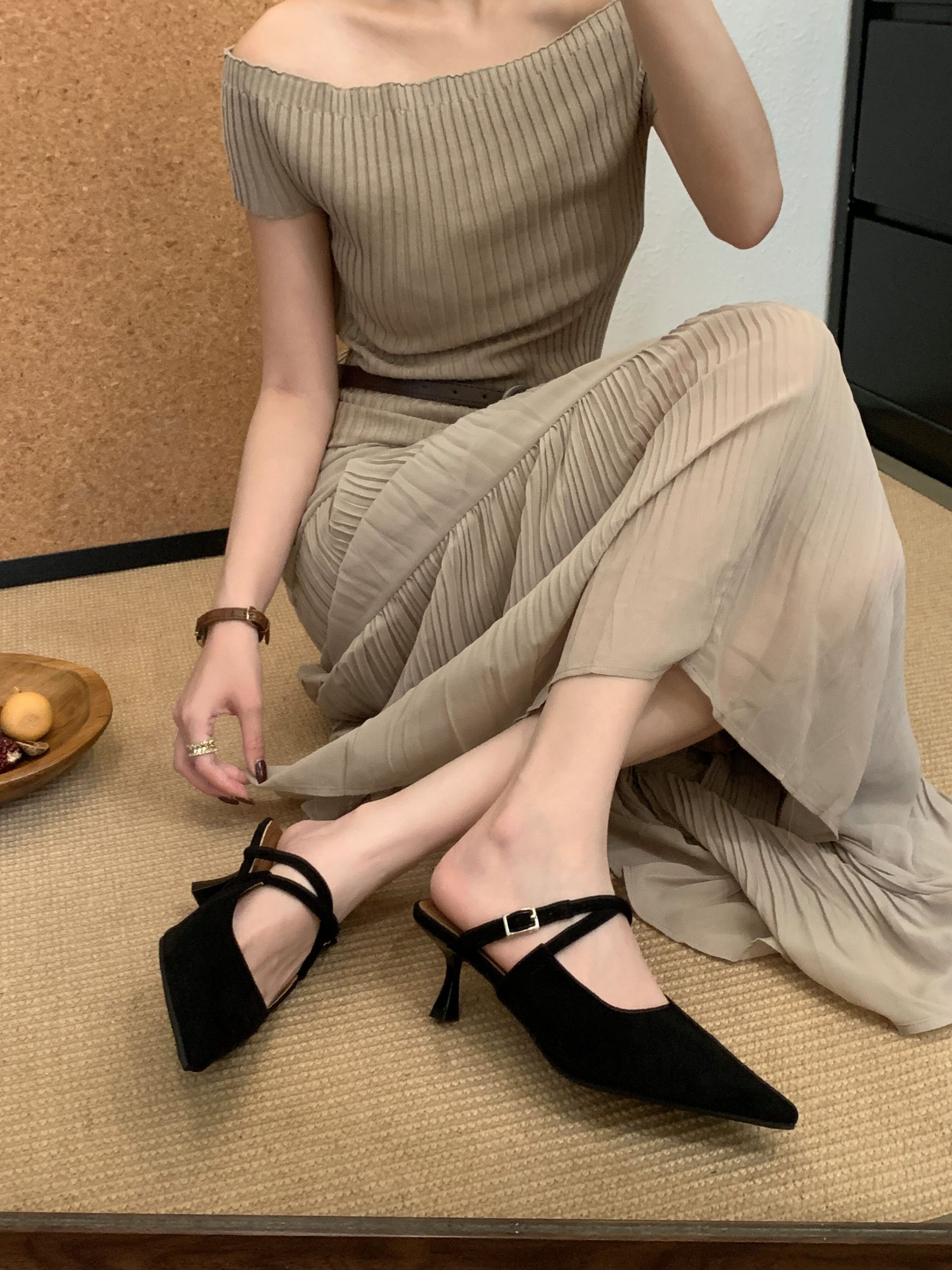 2025 New Autumn Thin Heel Pointed Toe One-Strap Shallow Mouth Buckle Covered Heel Fashion Versatile Slipper Women - Image 2