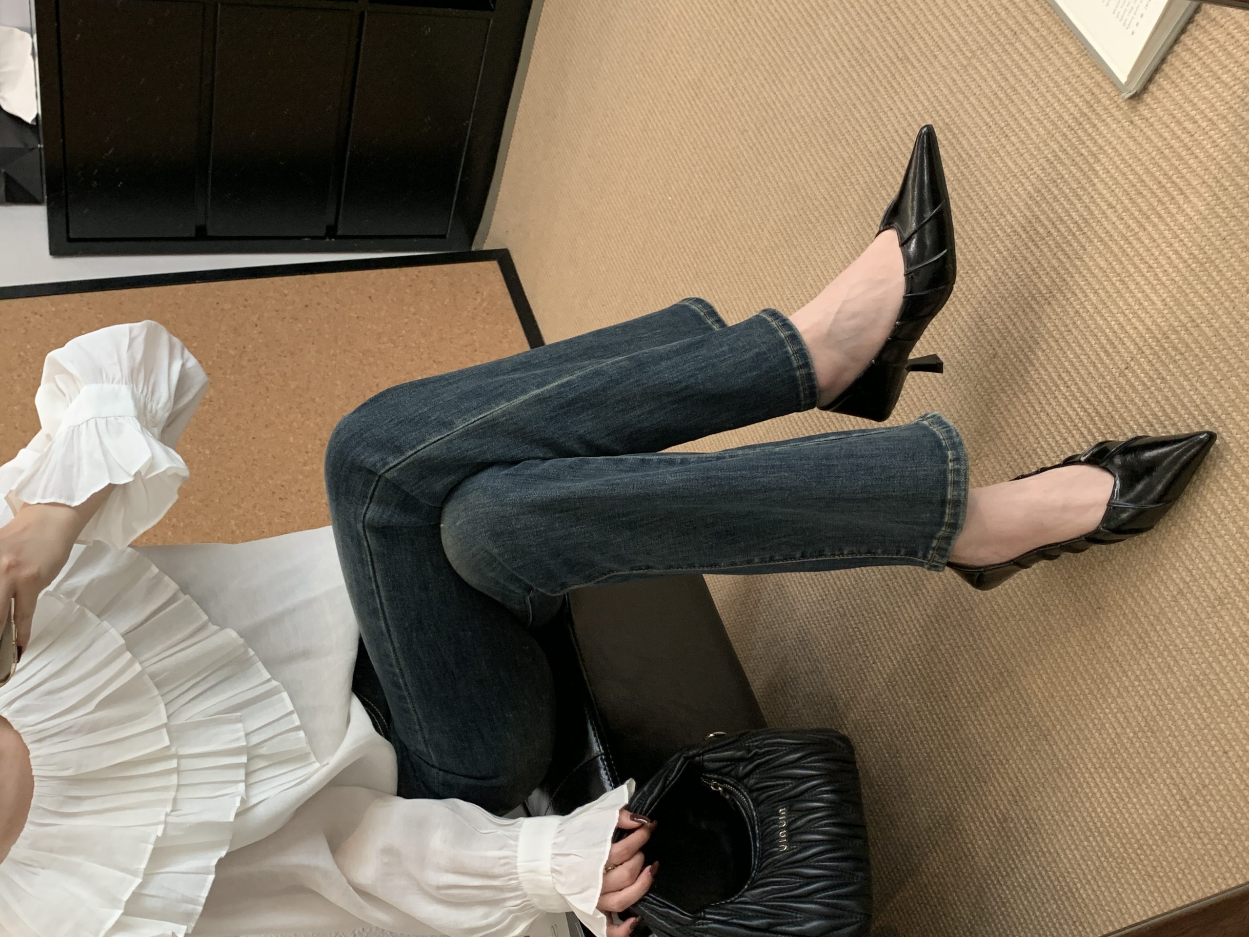 2025 New Autumn Pointed Toe Pleated Minimalist Design Elegant Low Heel Shoes for Women Fashion Temperament Shallow Mouth Shoes - Image 3